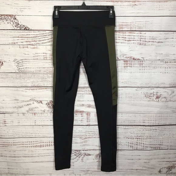 Pink Victoria’s secert logo stripe size XS ankle leggings - Picture 1 of 5